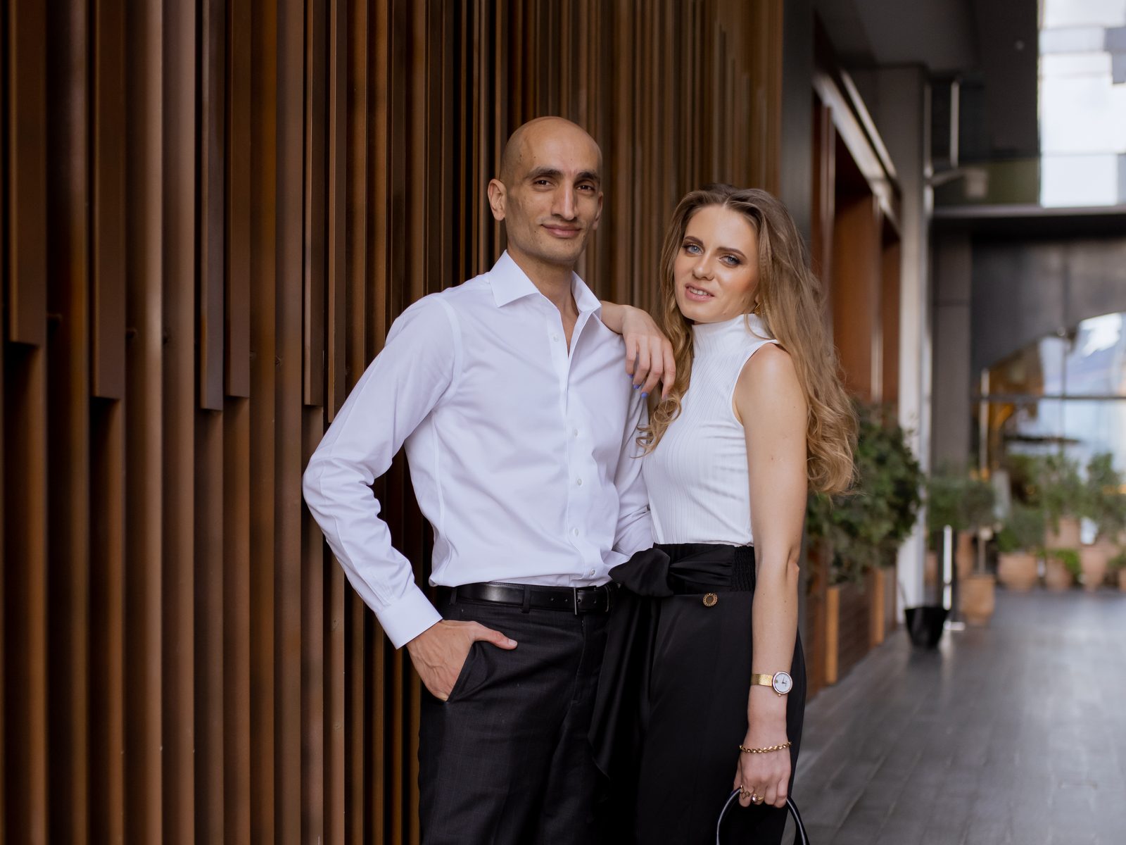 Olena Kysla und Mohanad Almeshal, Mitgründer von Polaris Corporate Services, in Dubai